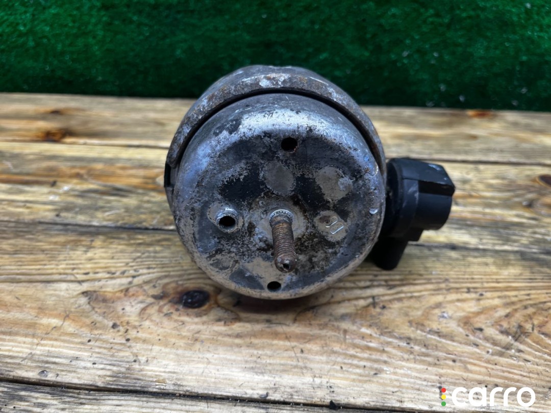 Подушка крепления двигателя Volkswagen Passat 1996-2001, 1.9 л, дизель, 8E0199379M, фото 3
