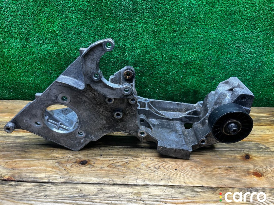 Кронштейн генератора Volkswagen Golf 1997-2006, 1.9 л, дизель, 038903143H, фото 1
