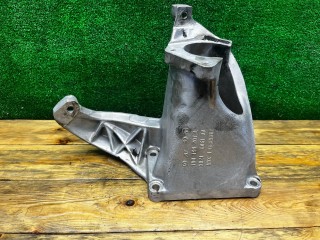 Кронштейн полуоси Ford Galaxy 1995-2000, 7M0199207L