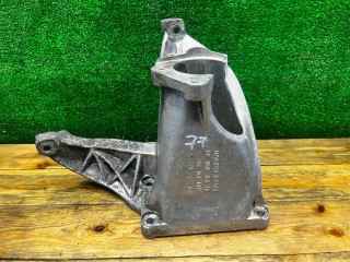 Кронштейн полуоси Volkswagen Sharan 1995-2000, 7M0199207B