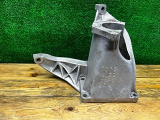 Кронштейн полуоси, ориг. номер 7M0199207B, 97VW6061AB, Volkswagen Sharan 1995-2000
