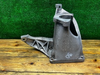 Кронштейн полуоси, ориг. номер 7M0199207B, 97VW6061AB, Volkswagen Sharan 1995-2000
