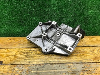 Кронштейн компрессора кондиционера, ориг. номер 028260885A, Audi A4 1994-1999