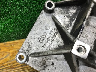 Кронштейн компрессора кондиционера, ориг. номер 028260885A, Audi A4 1994-1999