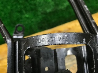 Кронштейн топливного фильтра, ориг. номер 8D0201987, Audi A4 1994-1999
