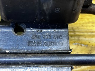 Петля двери задней левой, ориг. номер 4B0833411E, Audi A6 1997-2001