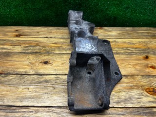 Кронштейн генератора, ориг. номер 045903143C, Volkswagen Sharan 2000-2003