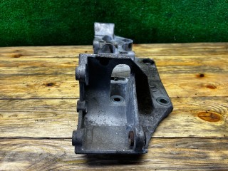 Кронштейн генератора, ориг. номер 045903143C, Volkswagen Sharan 2000-2003