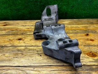 Кронштейн генератора, ориг. номер 045903143C, Volkswagen Sharan 2000-2003