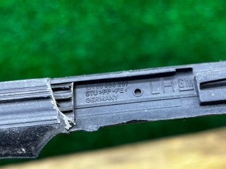 Молдинг стекла двери передней левой наружный, ориг. номер 90464297, Opel Vectra 1995-2000
