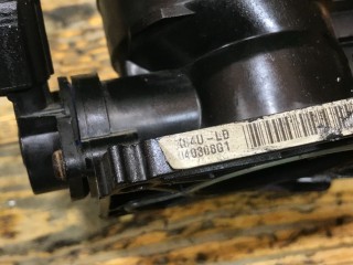 Заслонка дроссельная, ориг. номер XS4ULD040308G1, Ford Focus 1998-2001