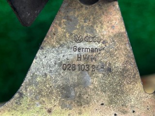 Кронштейн, ориг. номер 028103945A, Audi A4 1994-1999