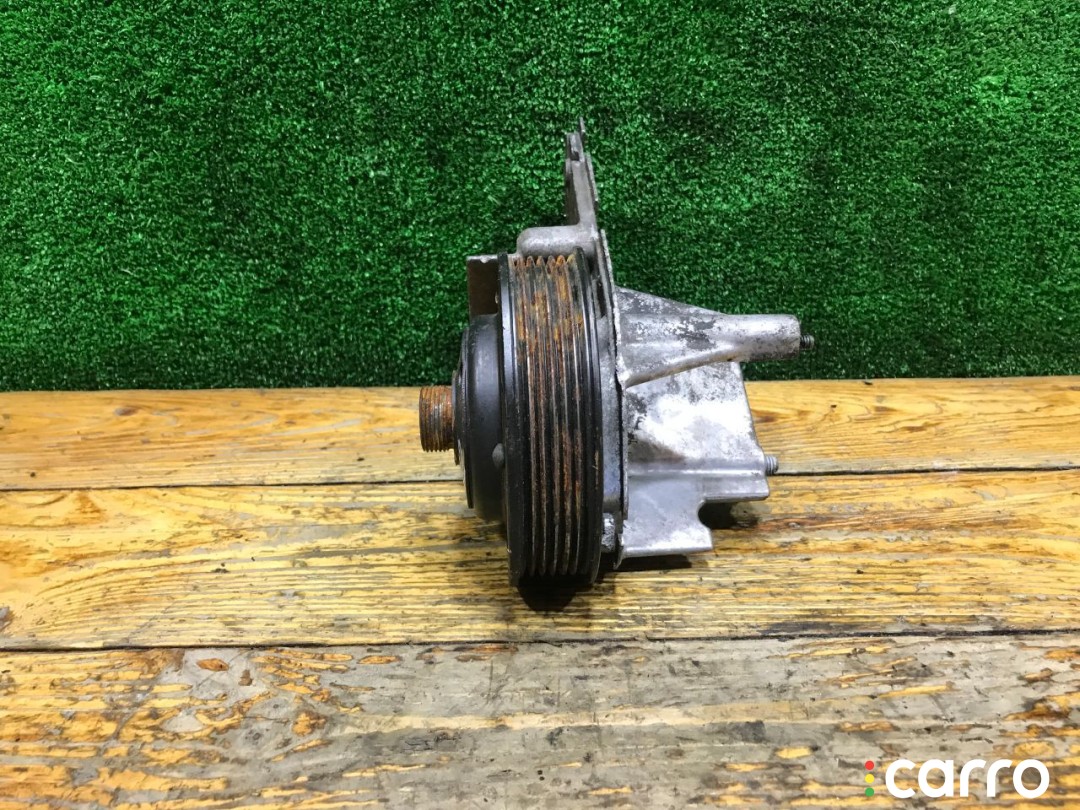078121235F Кронштейн вискомуфты Audi A6 2000г. - фото №3