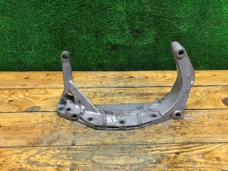 Кронштейн КПП Audi A4 1994-1999, 050199307