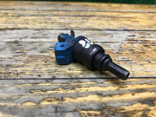 Форсунка, ориг. номер 058133551F, Volkswagen Passat 1996-2001