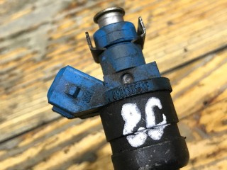 Форсунка, ориг. номер 058133551F, Volkswagen Passat 1996-2001