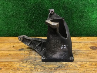 Кронштейн полуоси Volkswagen Sharan 1995-2000, 7M0199207B