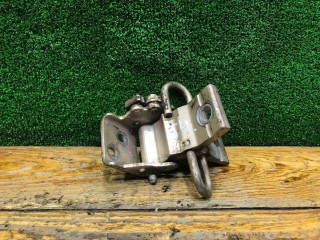 Петля двери передней левой Audi 80 1986-1992, 893831411