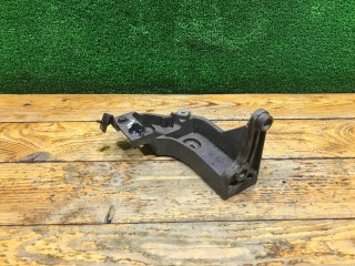 Крепление ТНВД, ориг. номер 8200157461, Renault Laguna 2001-2005