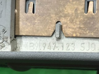 Фонарь салона (плафон), ориг. номер 4B9947123, Audi A6 1997-2001
