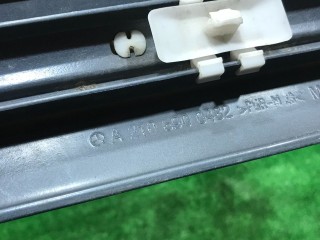 Накладка двери передней правой, ориг. номер A2106900482, Mercedes E W210 1999-2002
