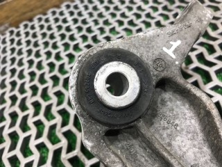 Кронштейн КПП, ориг. номер 3M516P093AE, Ford Focus 2004-2008