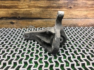 Кронштейн КПП, ориг. номер 3M516P093AE, Ford Focus 2004-2008