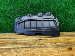 Накладка петли багажника левая Volkswagen Touareg 2002-2007, 7L6809954E