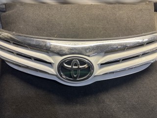 решетка радиатора, ориг. номер 5311105080, 53101-05040, 5310105050, 5310105060, Toyota Avensis 2011-2015