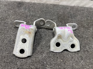 Крепление двери, ориг. номер 6874052010, 6872052010, Toyota Vitz 1999-2001