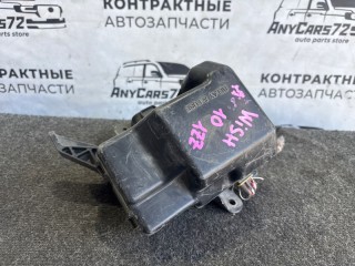 блок предохранителей, Toyota Wish 2003-2005