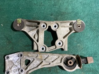 подушки редуктора, Toyota Noah 2007-2010