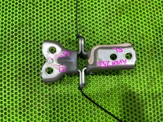 Крепление двери, ориг. номер 687200D010, 6878005020, 0199HDGSV50RLL, Toyota Avensis 2006-2009