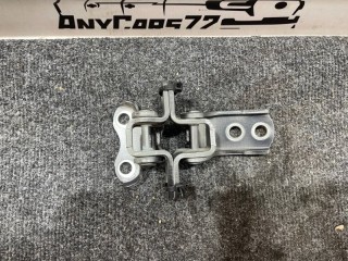 Крепление двери, ориг. номер 6871006030, 6873006060, Toyota Camry 2014-2017