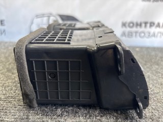 Дефлектор воздушный центральный, ориг. номер 974102E000, Hyundai Tucson 2004-2010