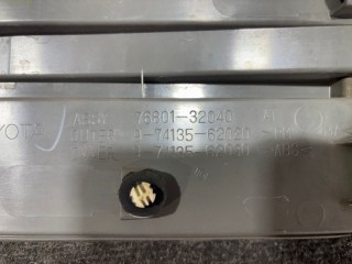 Вставка между стопов, ориг. номер 7680132040, Toyota Vista Ardeo 1998-2003