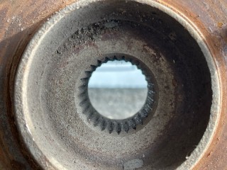ступица, ориг. номер GE4T33030, GA2A33060B, Mazda capella 1997-2002