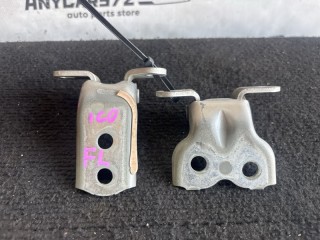 Дверные петли Toyota Avensis 2003-2006