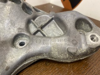 Кронштейн компрессора кондиционера, ориг. номер 1K0260885B, Volkswagen Jetta 2010-2014
