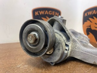 Кронштейн компрессора кондиционера, ориг. номер 1K0260885B, Volkswagen Jetta 2010-2014