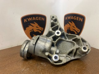 Кронштейн компрессора кондиционера, ориг. номер 1K0260885B, Volkswagen Jetta 2010-2014