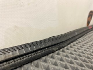 Уплотнитель стекла двери, ориг. номер 4L0837479, Audi Q7 2009-2015
