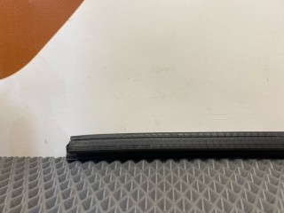 Уплотнитель стекла двери, ориг. номер 4L0837839, Audi Q7 2009-2015