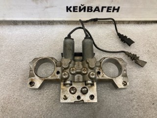 Крышка двигателя задняя, ориг. номер 07C109210K, Audi A8 2002-2005