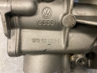Масляный насос, ориг. номер 07D115105M, Audi A8 2002-2005
