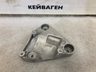 Кронштейн компрессора кондиционера, ориг. номер 55577637, Opel Astra 2006-2014