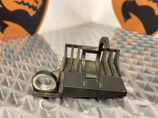 Кронштейн, ориг. номер 03L103870A, Volkswagen Passat 2005-2010