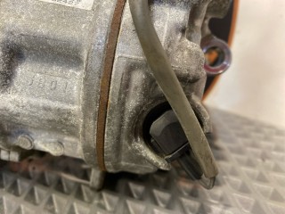 Компрессор кондиционера, ориг. номер 8T0260805H, Audi A5 2011-2016