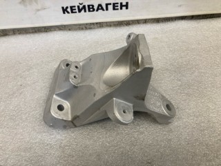 Кронштейн двигателя, ориг. номер 7L8199307F, Audi Q7 2009-2015
