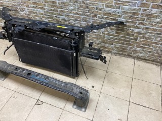 телевизор с радиаторами, ориг. номер BJ3216778AC, GJ328005CB, GJ328C607AB, GJ3219E839BC, GJ328K230AA, HK723C252AA, FK7200261AB, FK7213N079AD, FK7213N078AD, 9013371502, Land Rover Discovery Sport 2014-2019